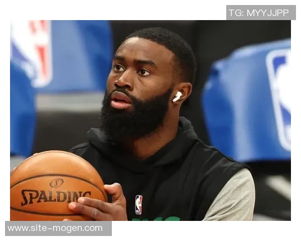 杰伦布朗狂砍42分展现超强火力次节独得18分助球队逆转局势